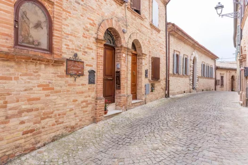 B&B La Finestra Sul Campanile Montecosaro  ภายนอก รูปภาพ